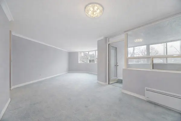 166 Mountain Park AVE #201, Hamilton, ON L8V 1A1