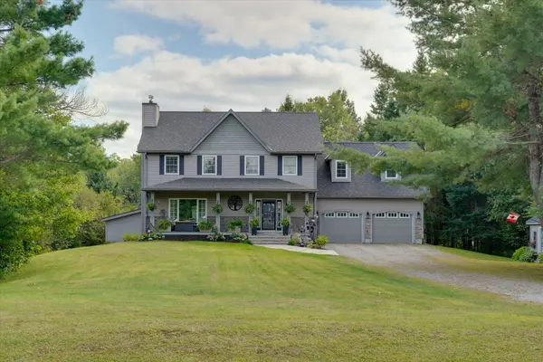 23 Thomas CRES,  Huntsville,  ON P1H 2M3