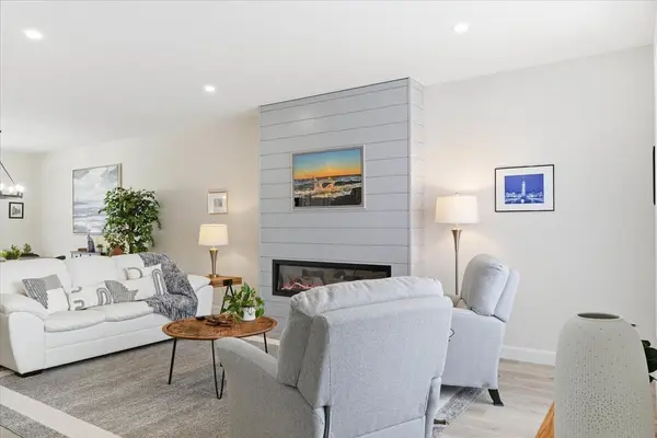 34 Rosewood DR, Quinte West, ON K0K 2C0