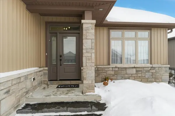 34 Rosewood DR, Quinte West, ON K0K 2C0