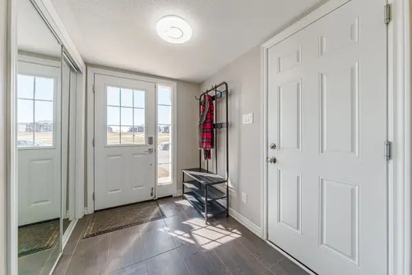 523 Ensatina CRES, Barrhaven, ON K2J 6H4