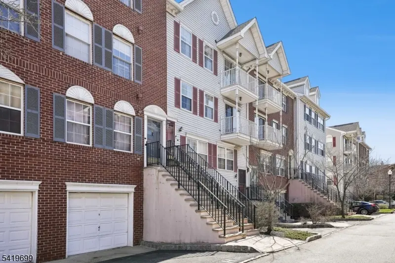 48 Cornerstone Ln, Newark City, NJ 07103