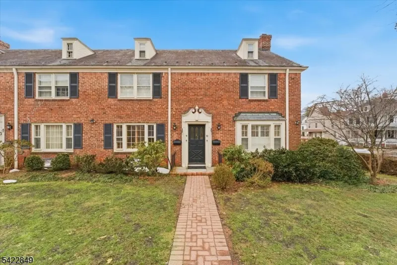 260 Walnut St #9, Westfield Town, NJ 07090