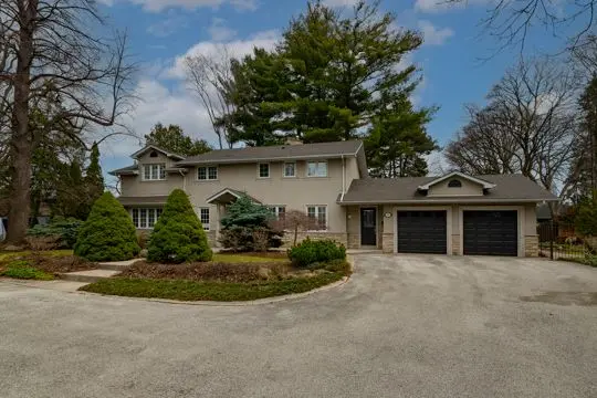 202 Radley RD, Mississauga, ON L5G 2R7