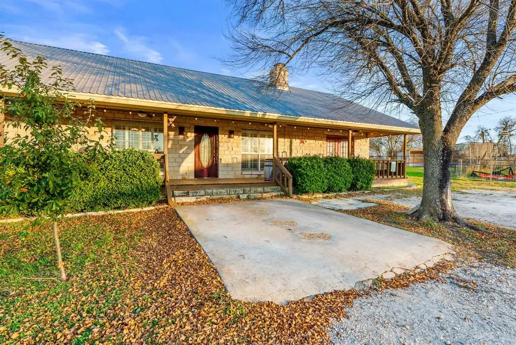 2700 AUCTION BARN, Belton, TX 76513