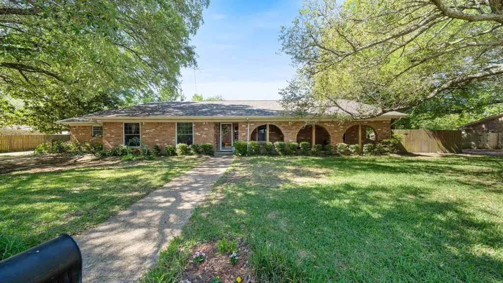 111 Granada Square, Canton, TX 75103