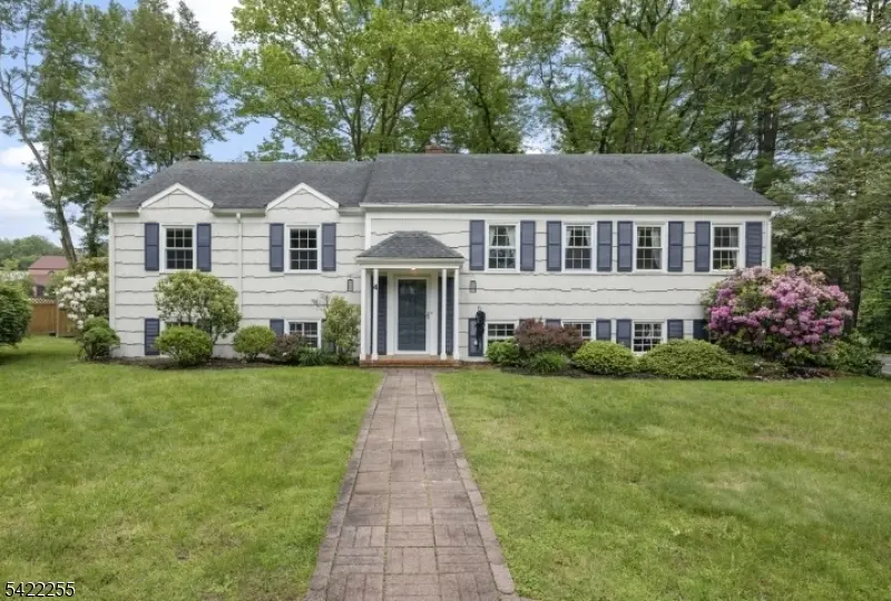 4 Jensen Ct, Chatham Twp., NJ 07928