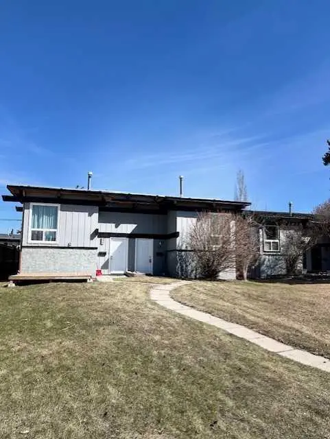 92 Queen Isabella Close SE, Calgary, AB T2J 3R1