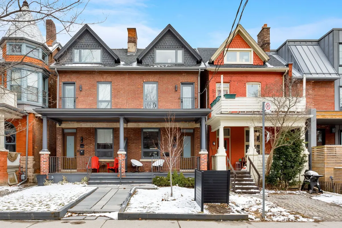 221 Crawford ST, Toronto C01, ON M6J 2V5