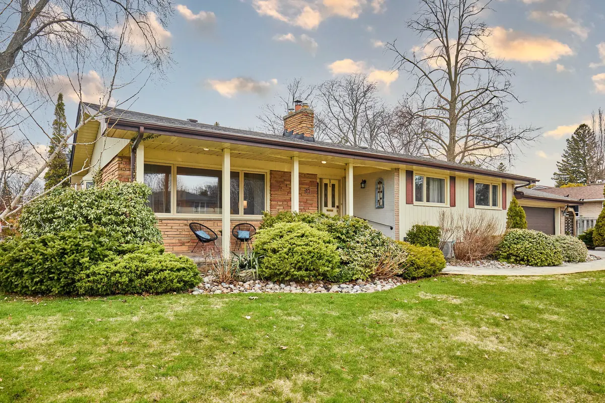 2 Somerdale SQ, Toronto E08, ON M1E 1M8