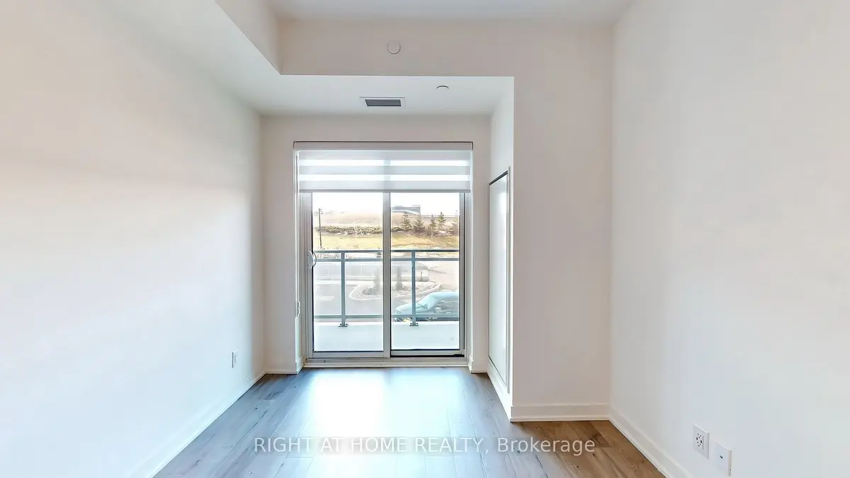 56 Lakeside TER #212, Barrie, ON L4M 7B9