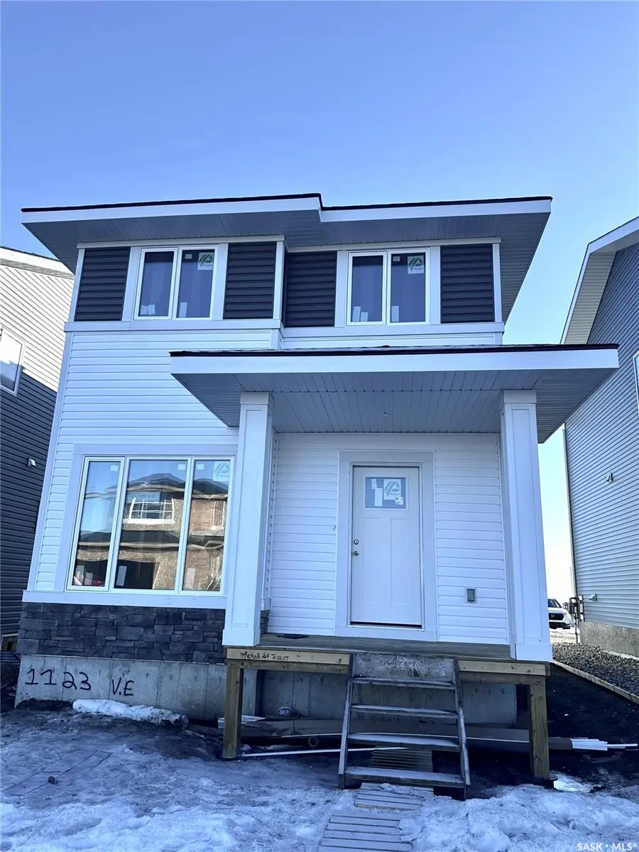 1123 Camden GARDENS, White City, SK S4L 0G1
