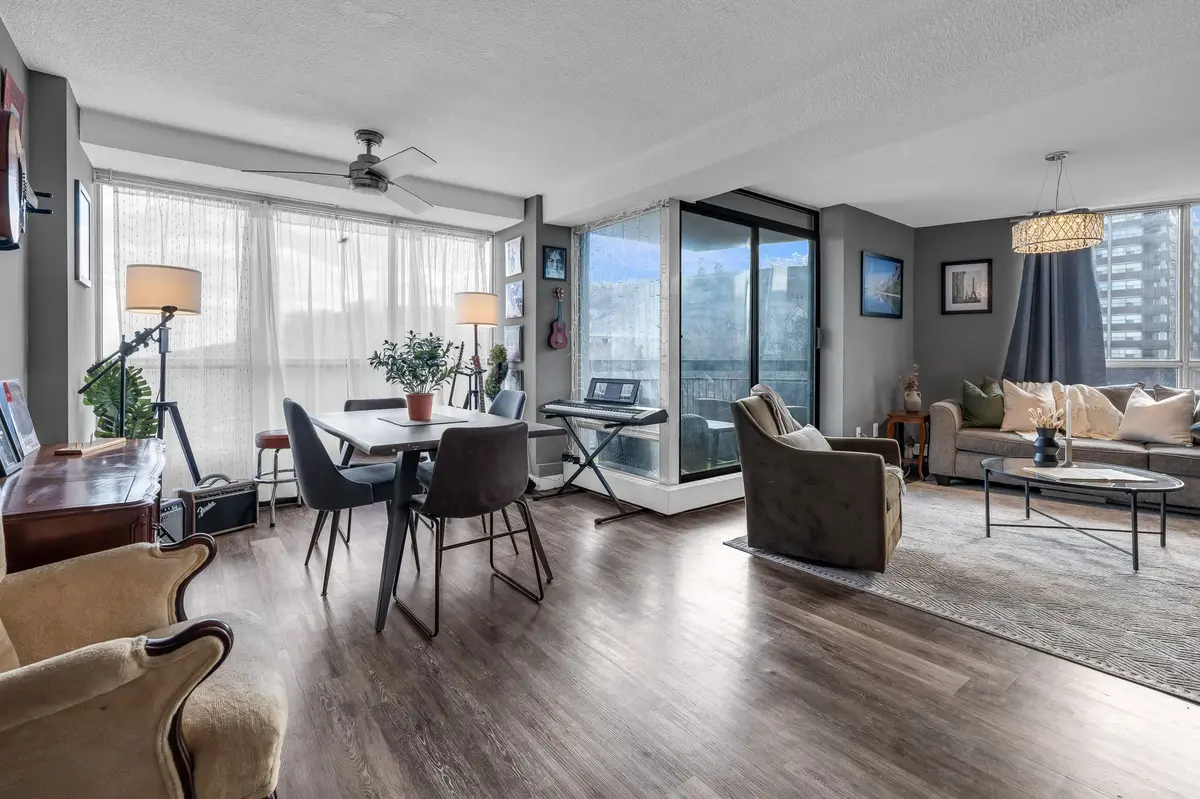 150 Charlton AVE E #1406, Hamilton, ON L8N 3X3