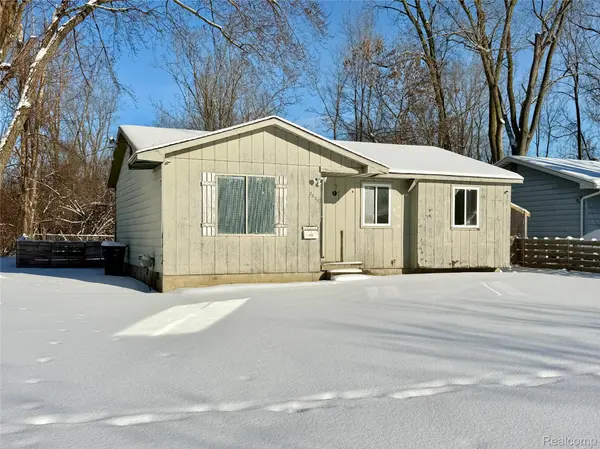 2825 Eaton PL, Flint, MI 48506