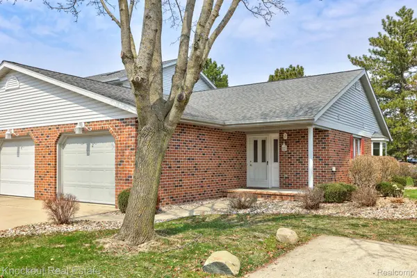 2 Wilshire DR, Frankenmuth, MI 48734