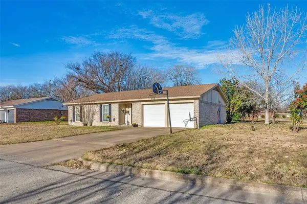 600 Sue Ann Lane, Burleson, TX 76028