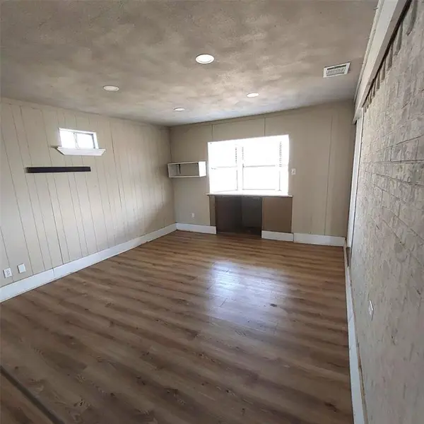 2084 County Road 4308, Greenville, TX 75401