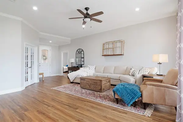 3760 Woodland Lane, Paris, TX 75462