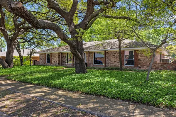 2616 Pin Oak Lane, Plano, TX 75075