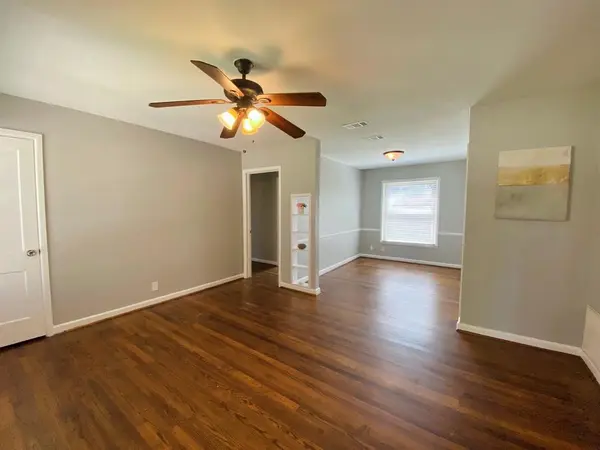 2114 Dunloe Avenue, Dallas, TX 75228