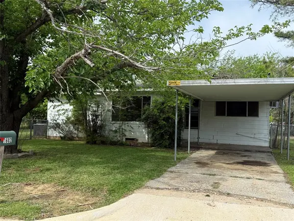 1602 SE 11th Avenue, Mineral Wells, TX 76067