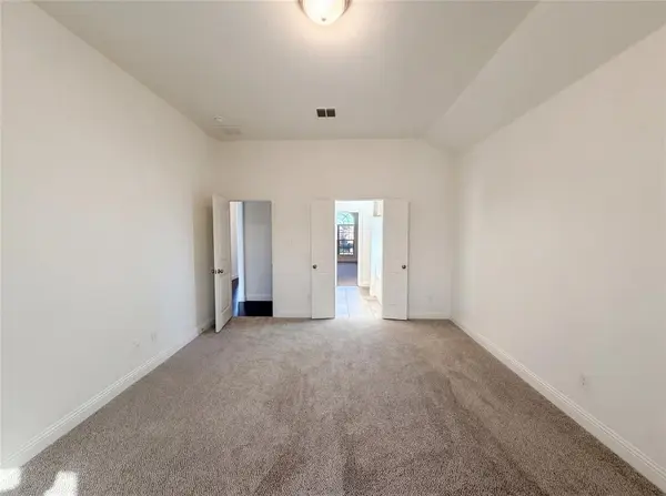 3717 Dutch Iris Lane, Forest Hill, TX 76140