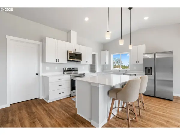 377 Johnson RD, Lyle, WA 98635