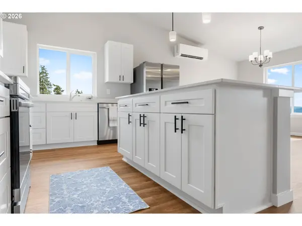 377 Johnson RD, Lyle, WA 98635