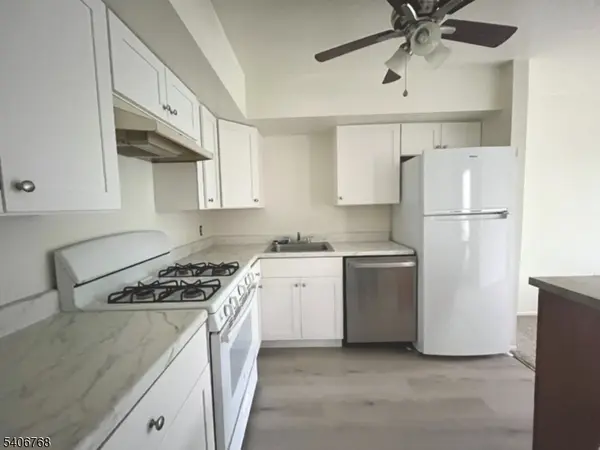 409 Spruce Hills Dr #409, Glen Gardner Boro, NJ 08826