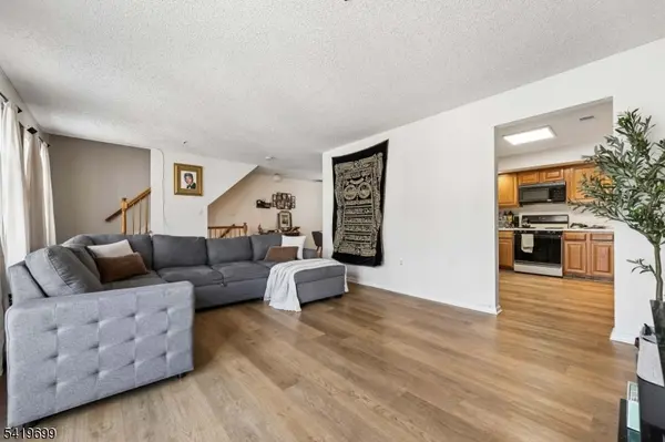 48 Cornerstone Ln, Newark City, NJ 07103