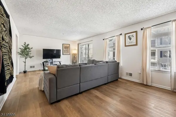 48 Cornerstone Ln, Newark City, NJ 07103