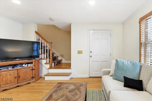 260 Walnut St #9, Westfield Town, NJ 07090