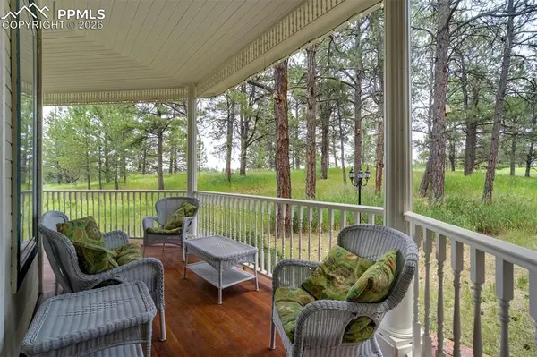 20252 W Elk Creek DR, Colorado Springs, CO 80908