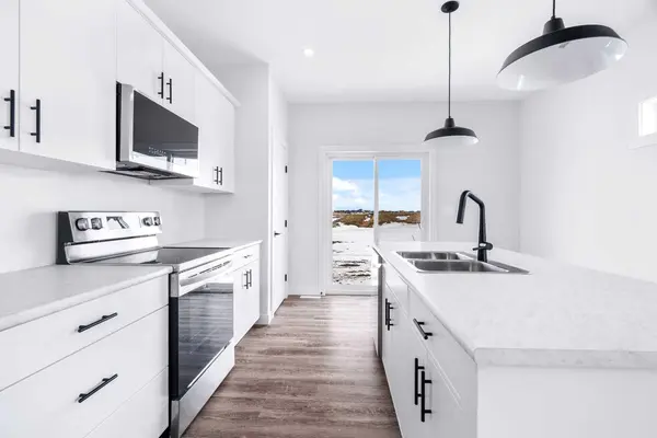 1308 56 AVE, Lloydminster, AB T9V 3T4