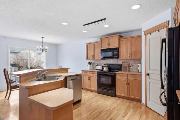 62 new brighton CIR SE, Calgary, AB T2Z4B3