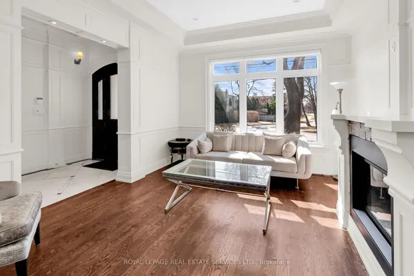 538 Melrose AVE, Toronto C04, ON M5M 2A3