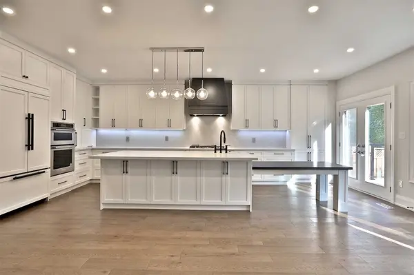 117 Peckham AVE, Toronto C07, ON M2R 2V4