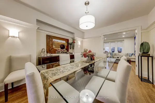 34 Haddon ST, Toronto C04, ON M5M 3M9