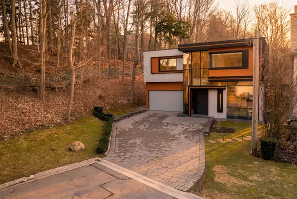 12 Winton RD, Toronto C12, ON M4N 3E3