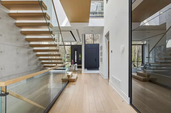 12 Winton RD, Toronto C12, ON M4N 3E3