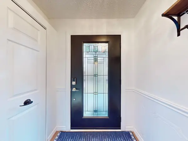 411 Rosedale DR, Whitby, ON L1N 1Z5