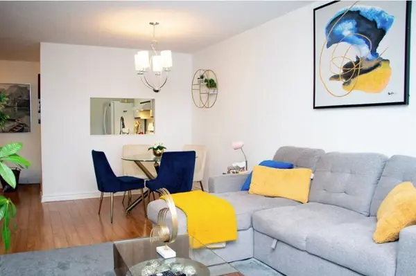 4 Park Vista DR #1212, Toronto E03, ON M4B 3M8