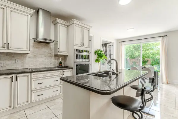 1746 Angus ST, Innisfil, ON L9S 4X2