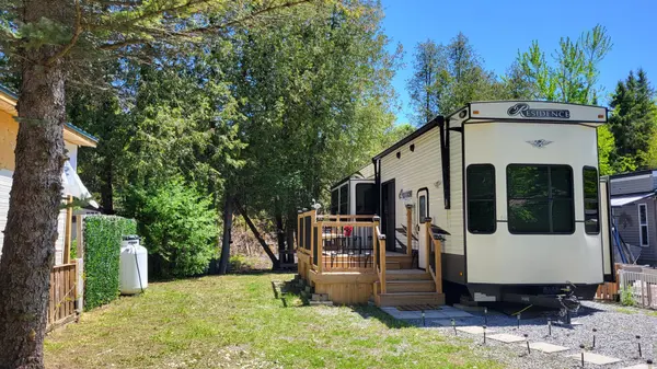 69 Horseshoe CIR, Georgina, ON L0E 1N0