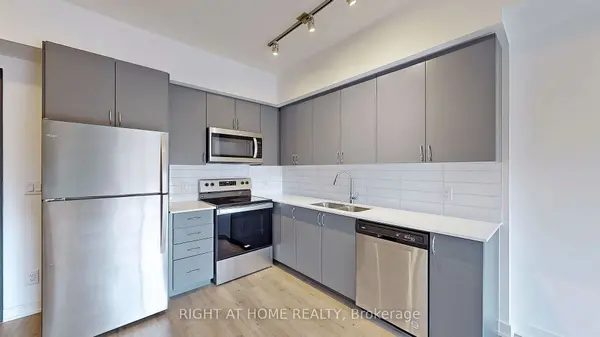 56 Lakeside TER #212, Barrie, ON L4M 7B9