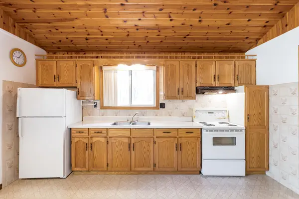 39 Rosemary RD, Tiny, ON L0L 2T0