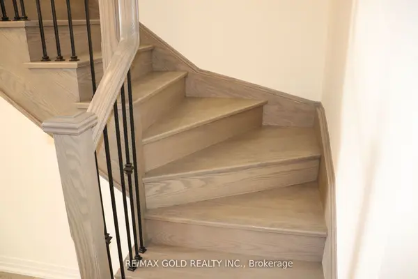 29 Cherry Hill LN, Barrie, ON L9J 0M7