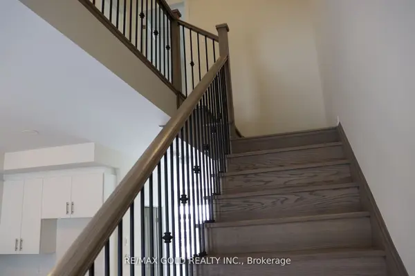 29 Cherry Hill LN, Barrie, ON L9J 0M7