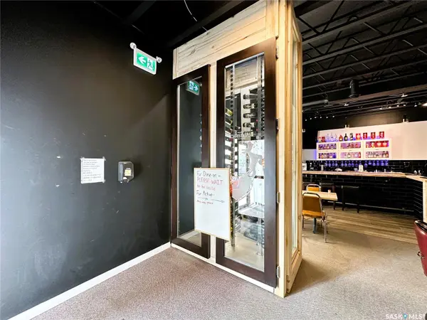 208 H AVENUE N, Saskatoon, SK S7L 6B6