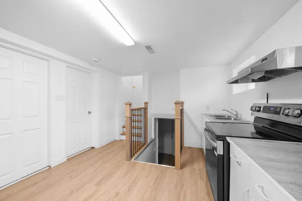 2518 Harman CT #BSMT, Mississauga, ON L5J 1T8